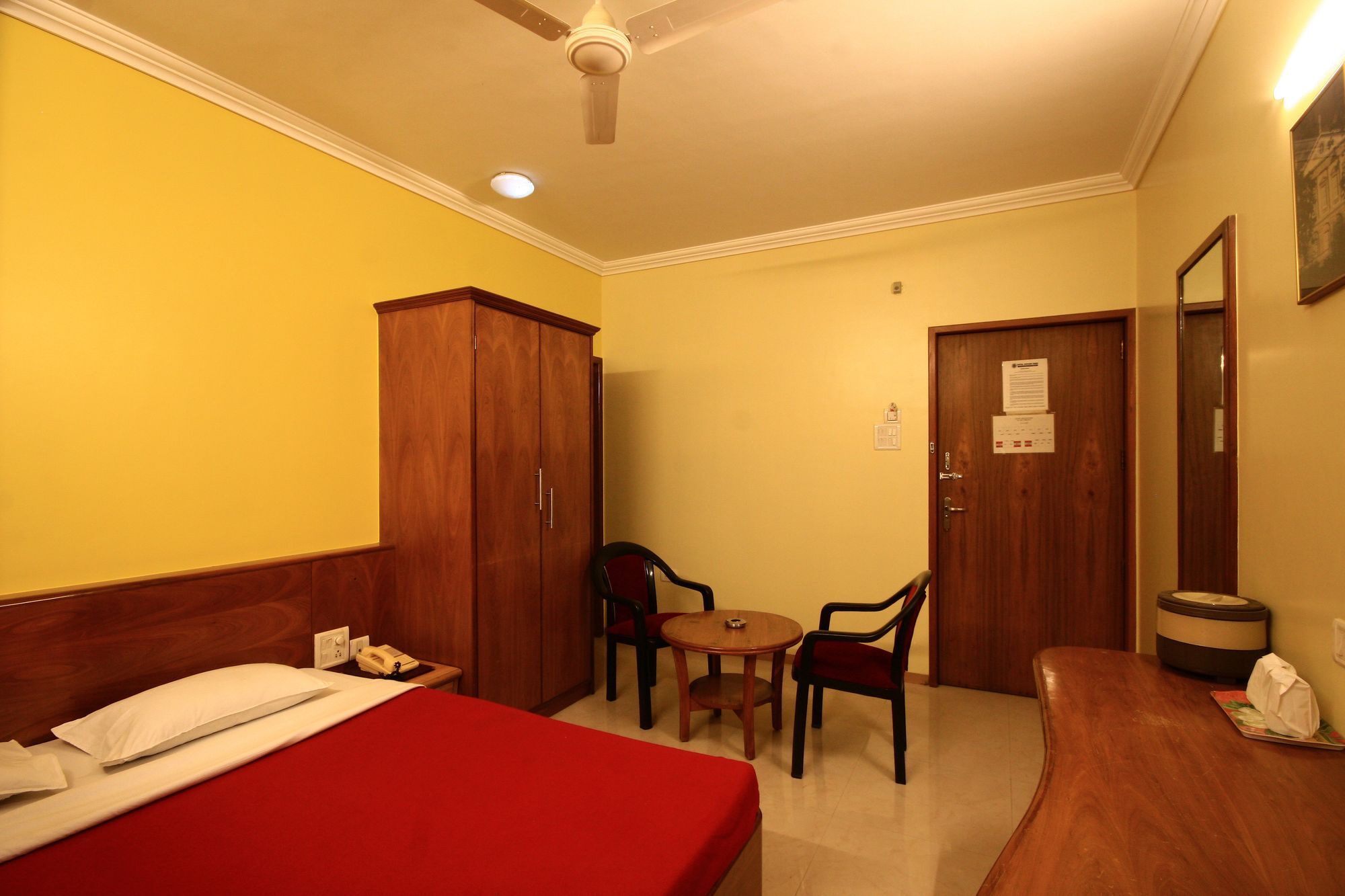 Deccan Park 3*