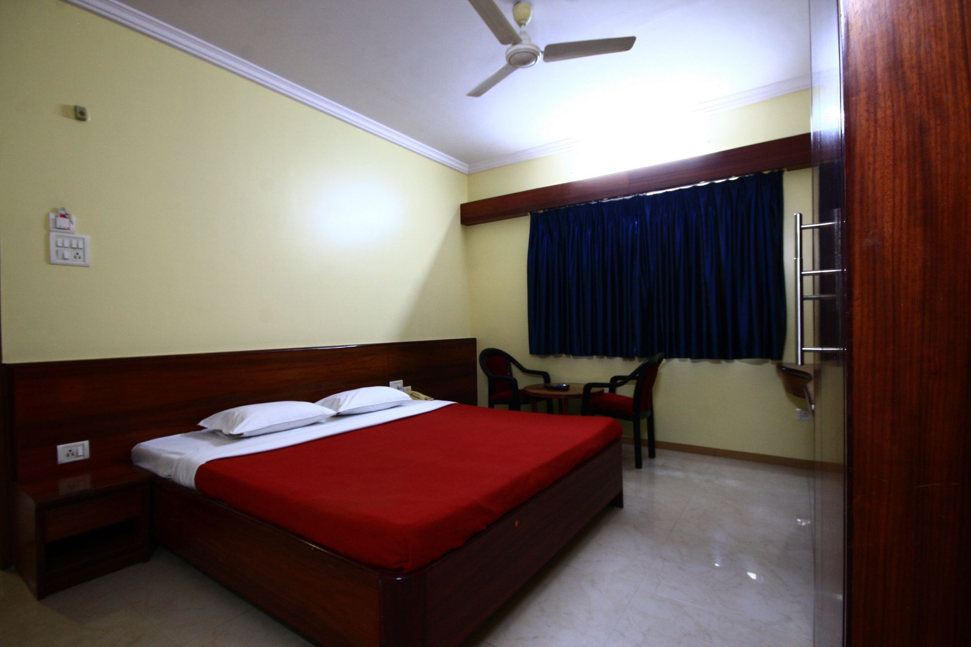 Hotel Deccan Park 3*